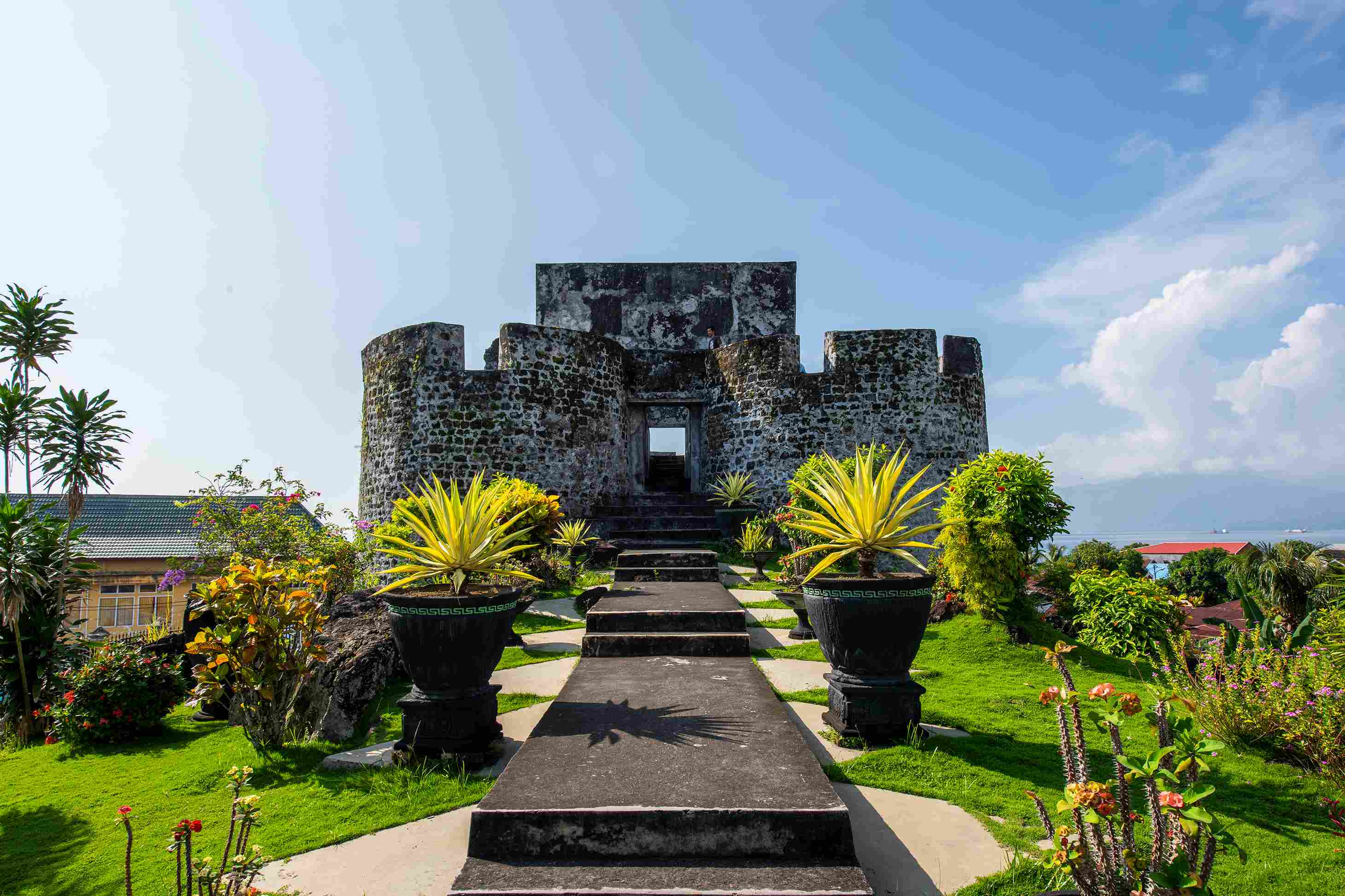Explore Tolukko Fortress