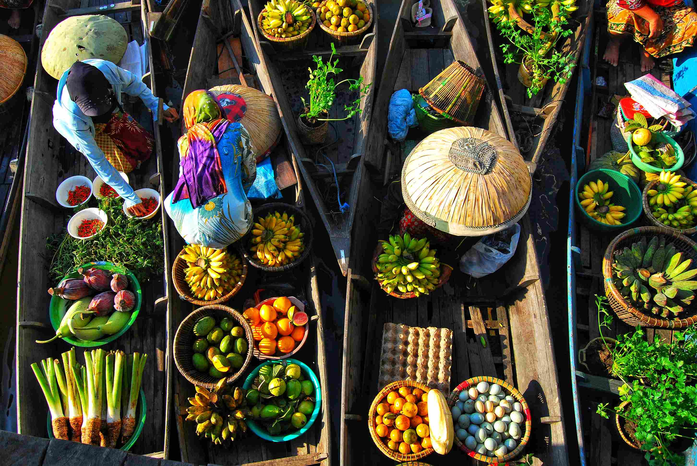 Exploring the Floating Market by Jukung