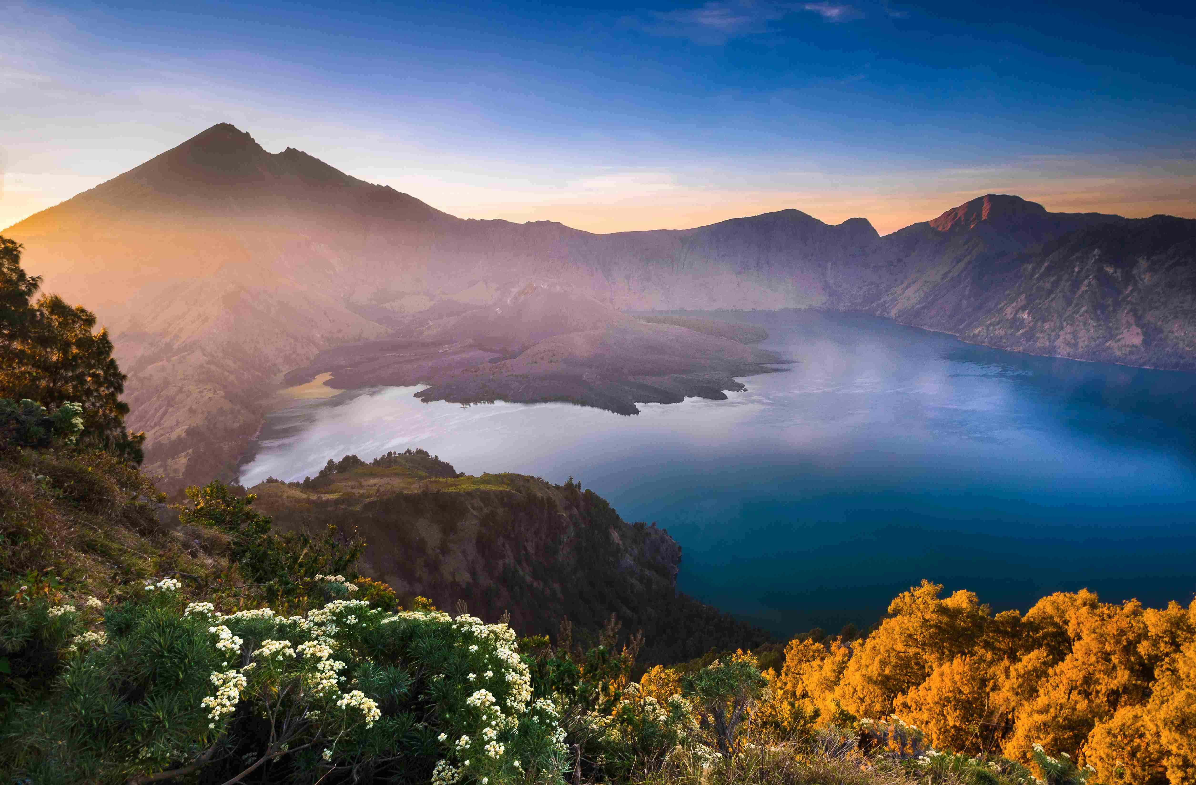 Hiking Mount Rinjani